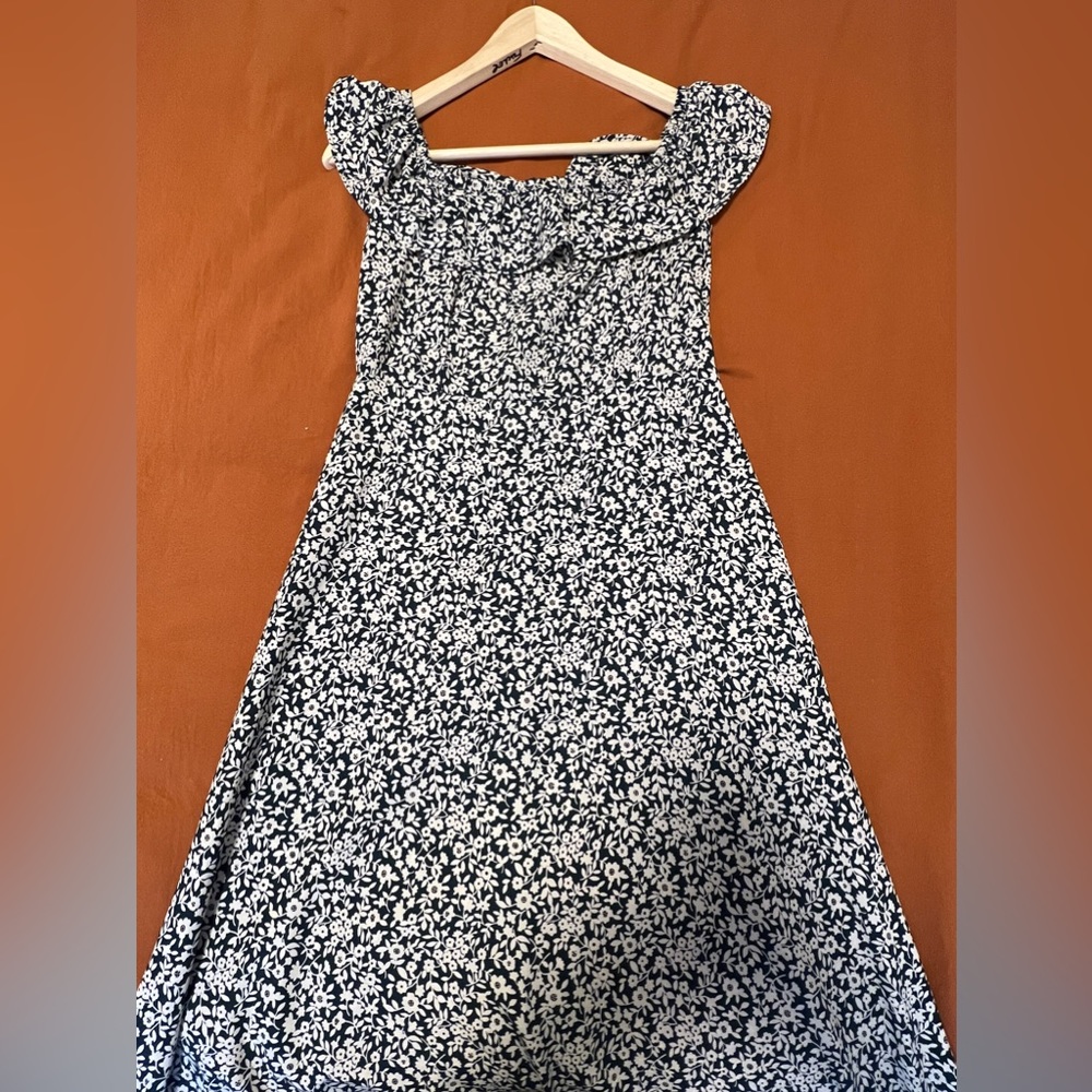 Latest Scoop off the shoulder emerald green floral dress.